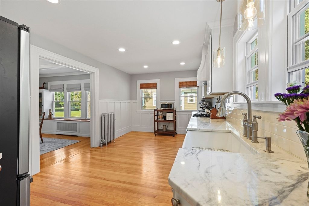 Interior, Kitchen, Pendant Lights, Recessed Lighting, Wood Texture Flooring