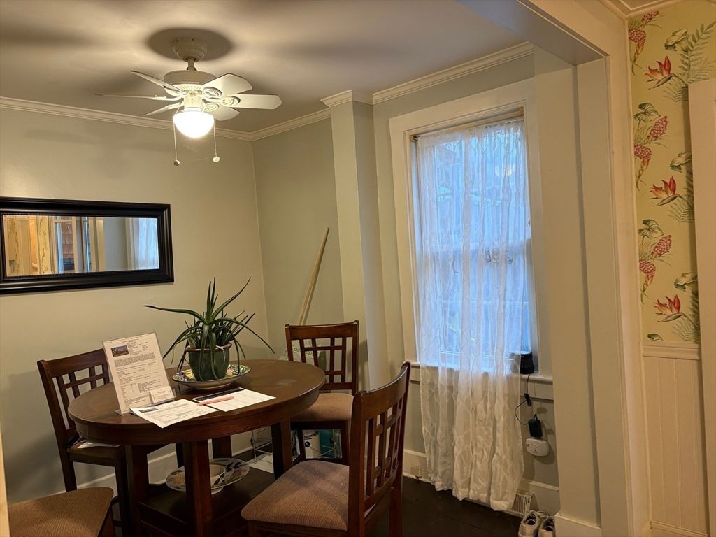 Dining room, Interior