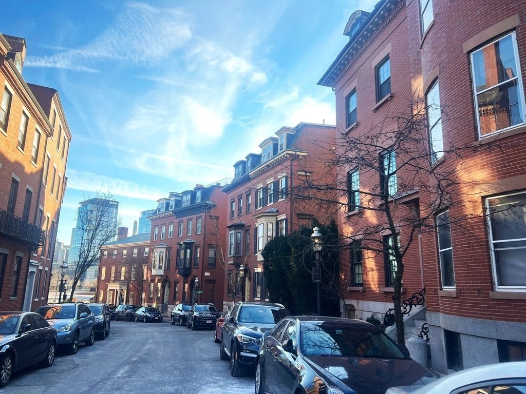 Exterior, Facade, Brick Facade, Rowhouse