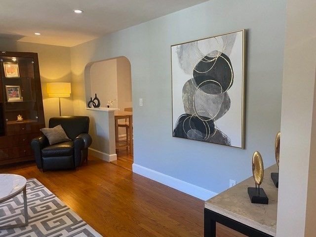 Interior, Recessed Lighting, Wood Texture Flooring