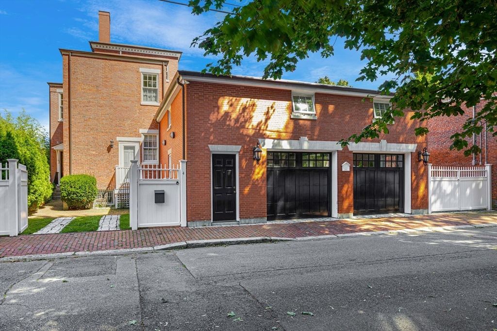 Attached, Exterior, Facade, Brick Facade, Rowhouse
