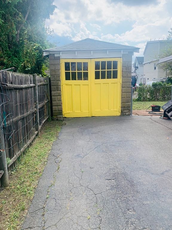 Detached Garage, Exterior
