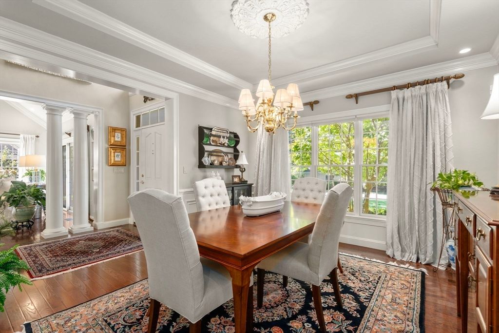 Chandelier, Dining room, Interior, Recessed Lighting, Wood Texture Flooring