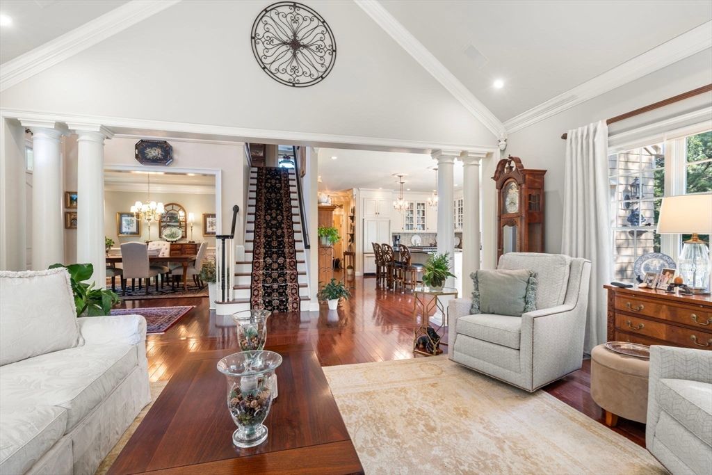 Chandelier, Dining room, Interior, Recessed Lighting, Wood Texture Flooring