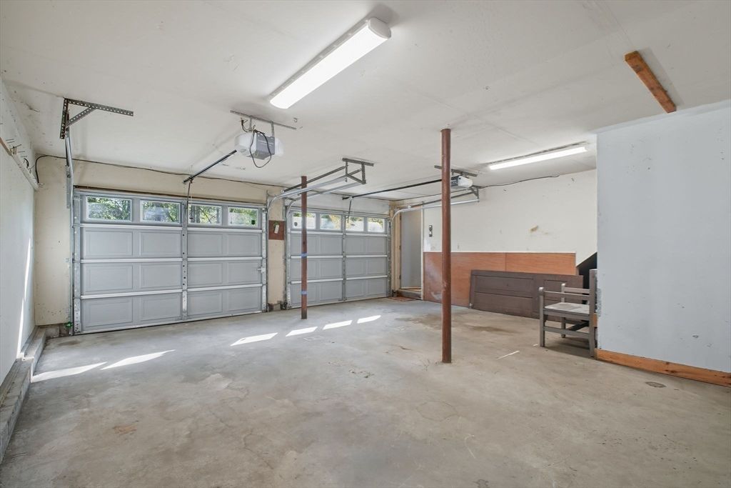 Garage, Interior
