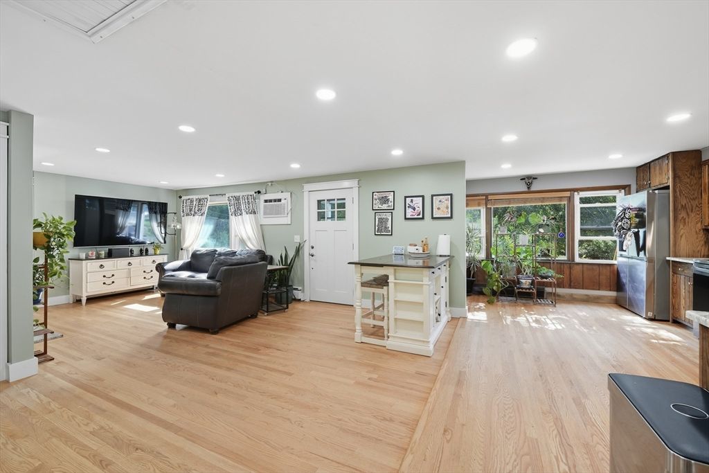 Interior, Kitchen, Living room, Recessed Lighting, Wood Texture Flooring