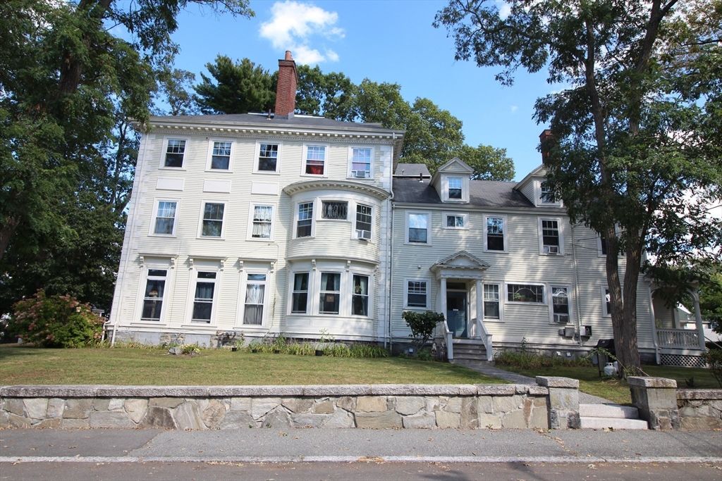 Exterior, Facade, Georgian