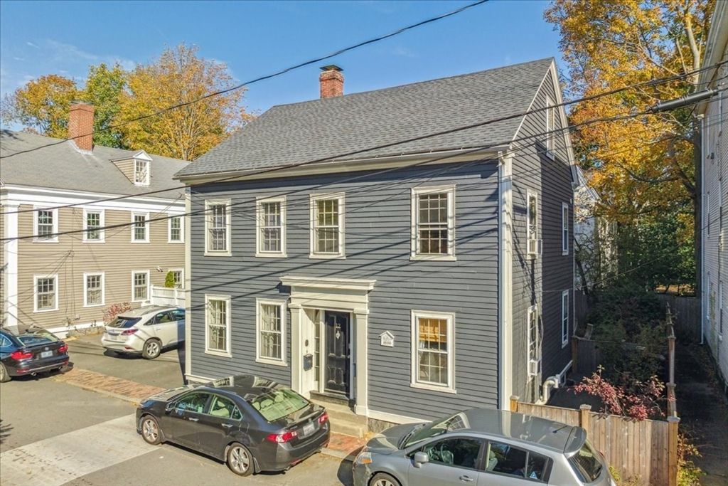 Exterior, Facade, Georgian