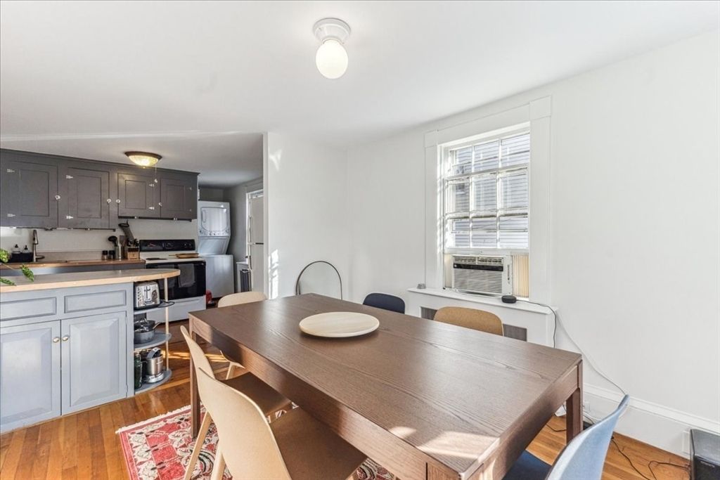 Dining room, Interior, Kitchen, Stainless Steel Appliances, Wood Texture Flooring