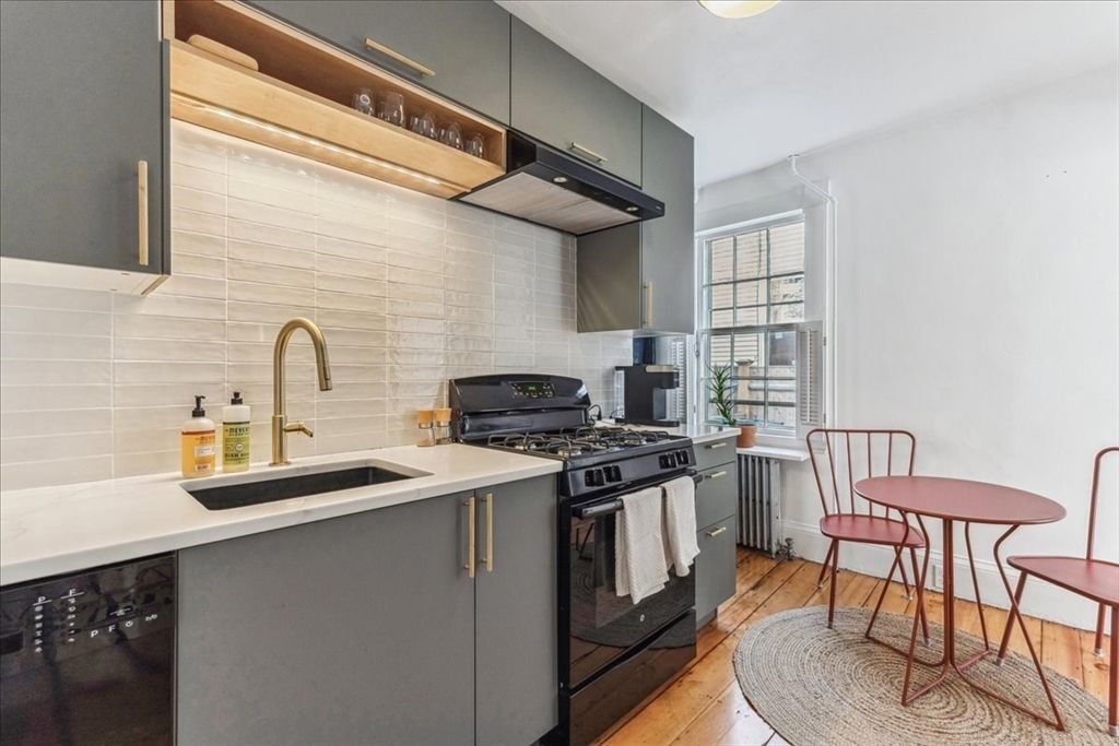 Dining room, Interior, Kitchen, Stainless Steel Appliances, Wood Texture Flooring
