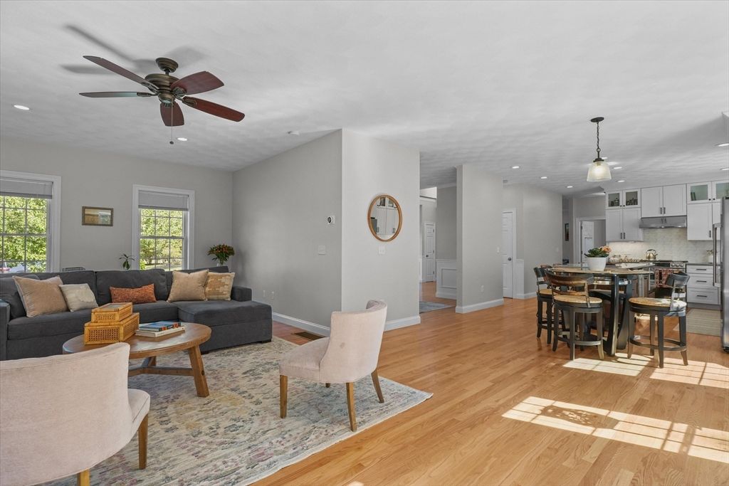 Dining room, Interior, Kitchen, Living room, Pendant Lights, Recessed Lighting, Stainless Steel Appliances, Wood Texture Flooring