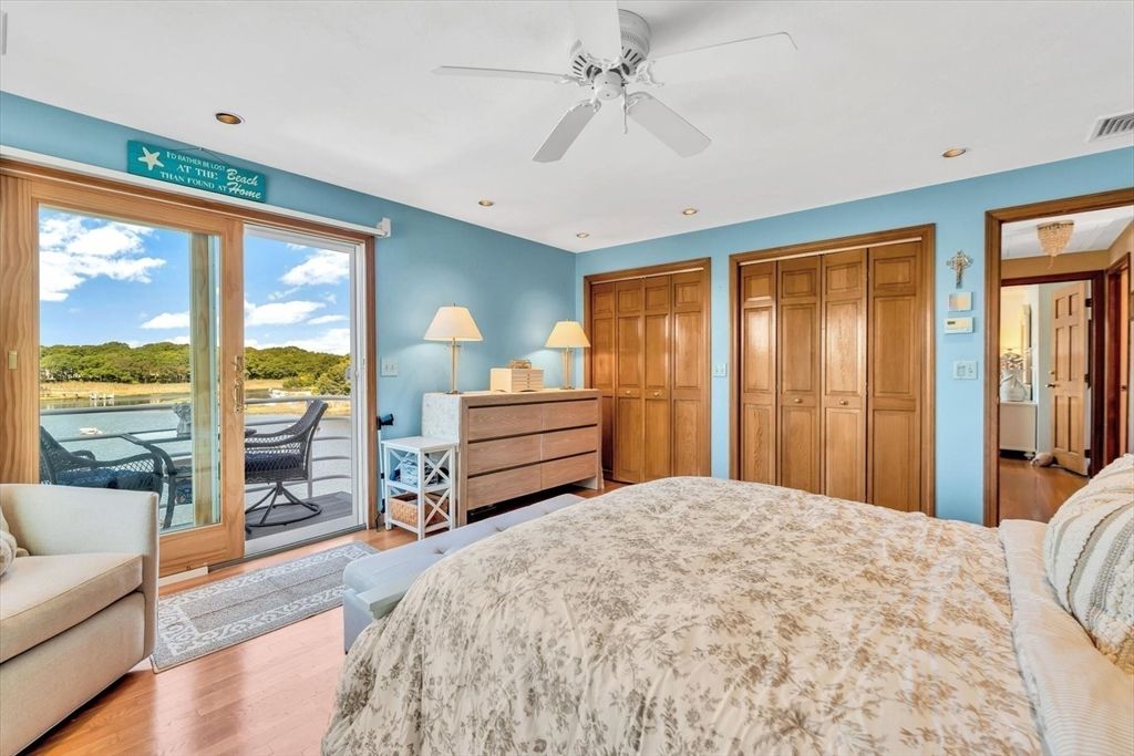 Bedroom, Interior, Recessed Lighting, Water, Wood Texture Flooring