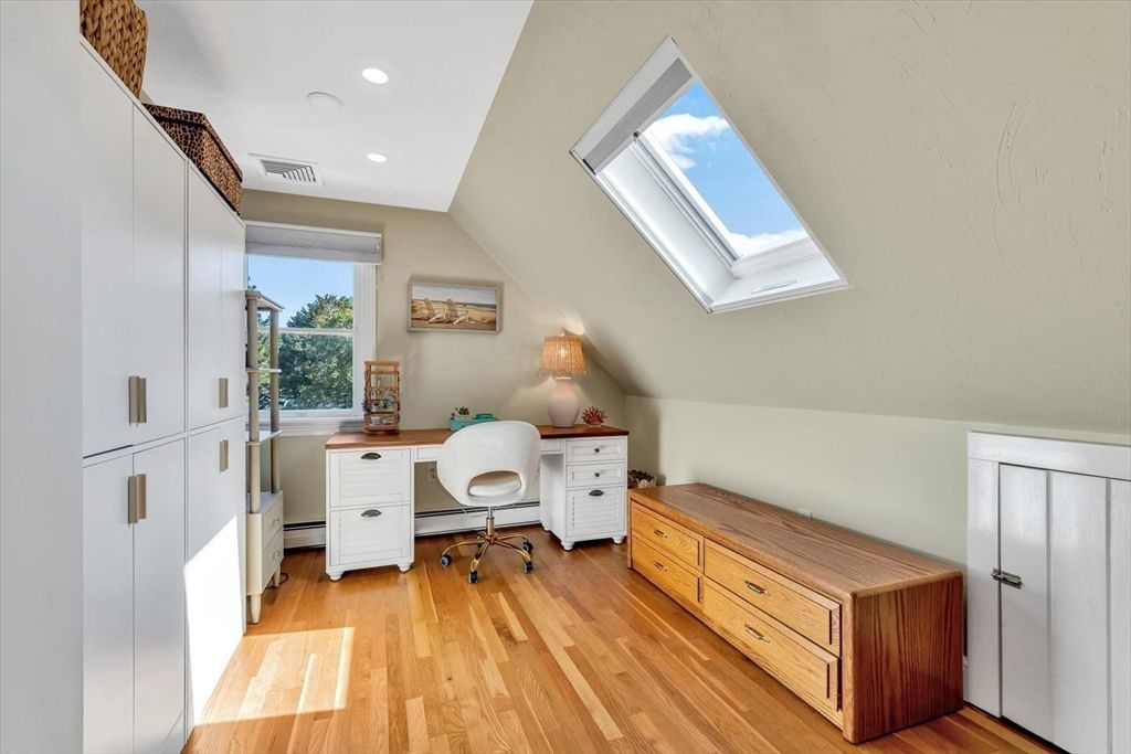 Home Office, Interior, Recessed Lighting, Wood Texture Flooring