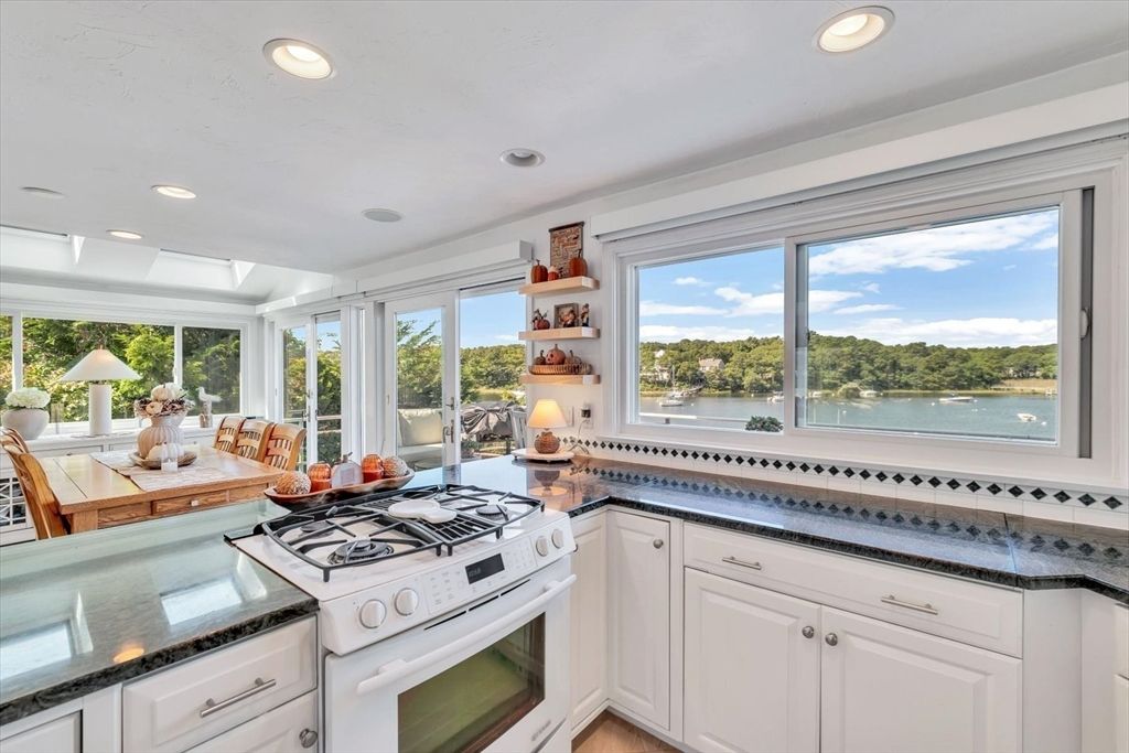 Interior, Kitchen, Recessed Lighting, Water