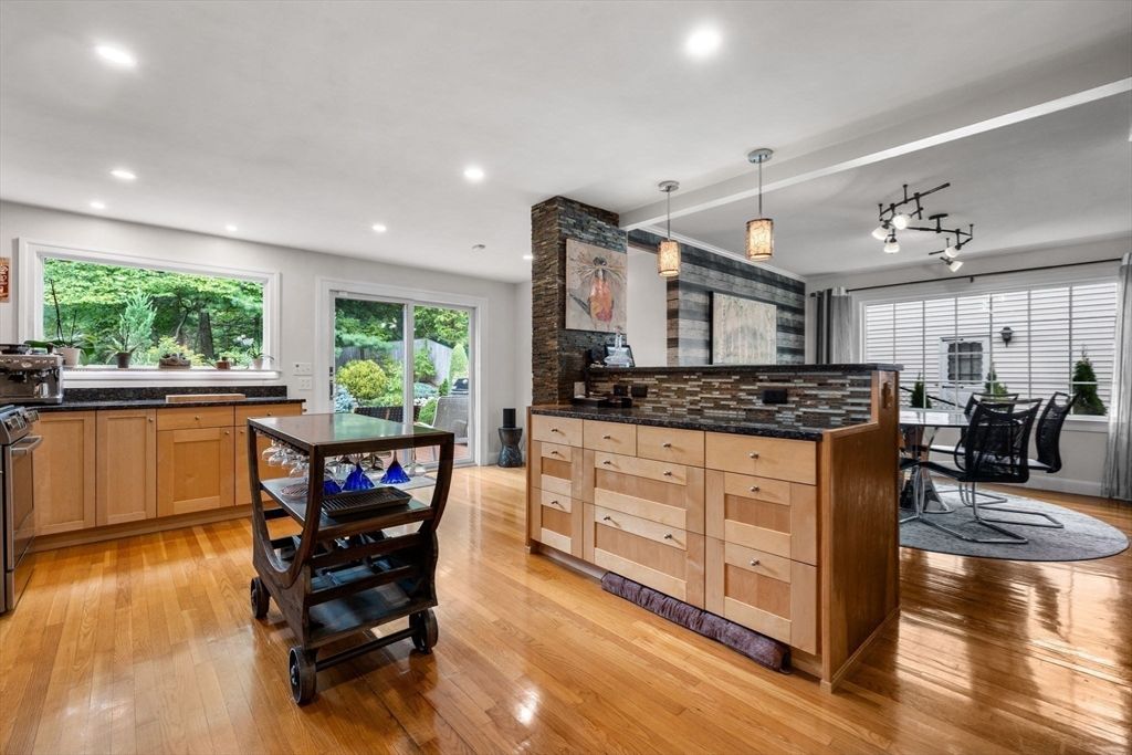 Dining room, Interior, Kitchen, Pendant Lights, Recessed Lighting, Wood Texture Flooring