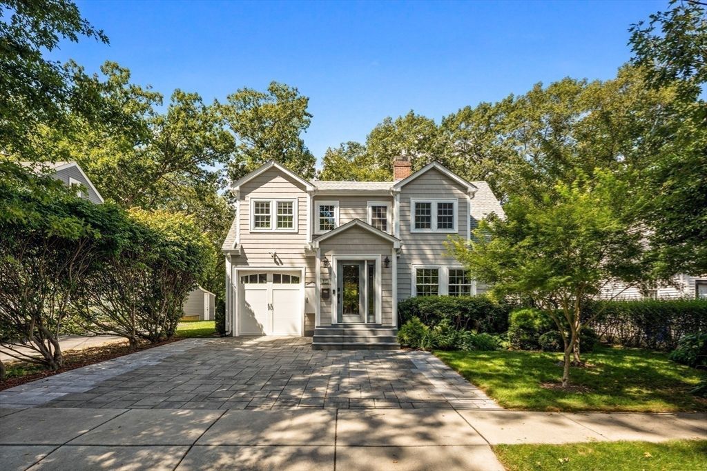 Attached, Exterior, Facade, Farmhouse