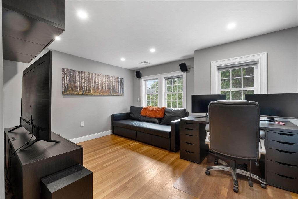 Home Office, Interior, Recessed Lighting, Wood Texture Flooring