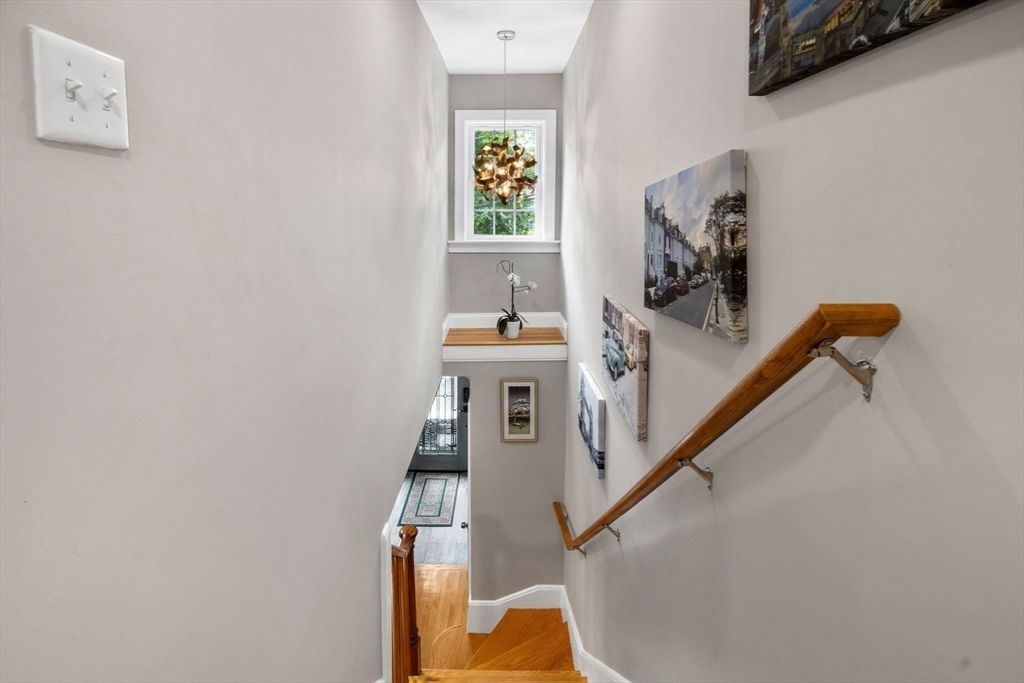 Interior, Pendant Lights, Wood Texture Flooring