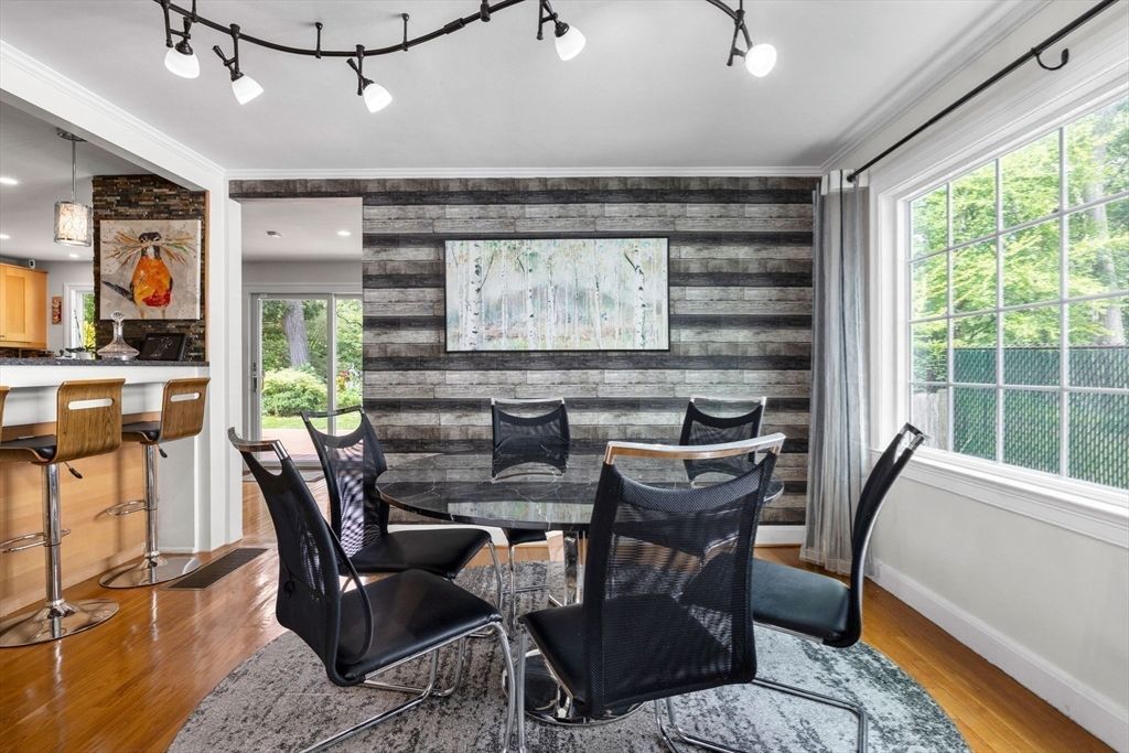Dining room, Interior, Pendant Lights, Recessed Lighting, Wood Texture Flooring, Wooden Walls