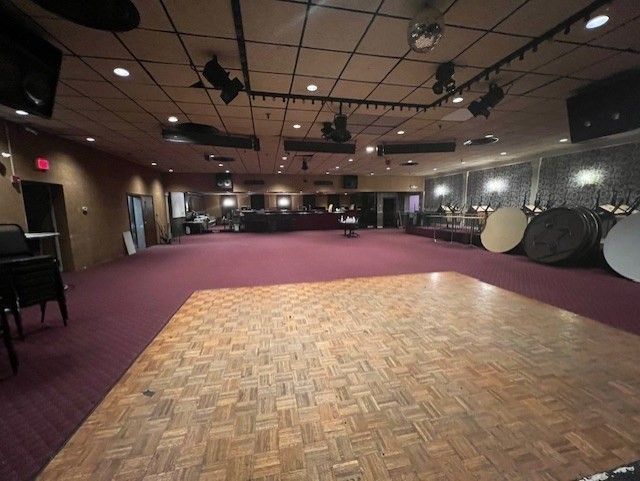Fitness Equipment, Interior, Recessed Lighting