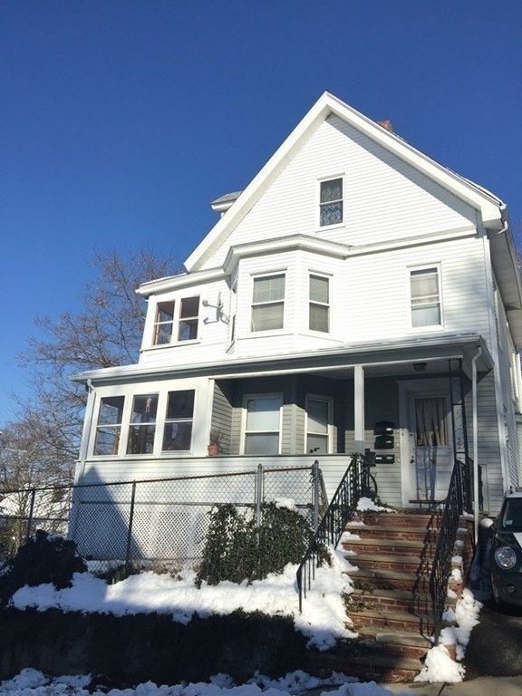 Exterior, Facade, Queen Anne Victorian