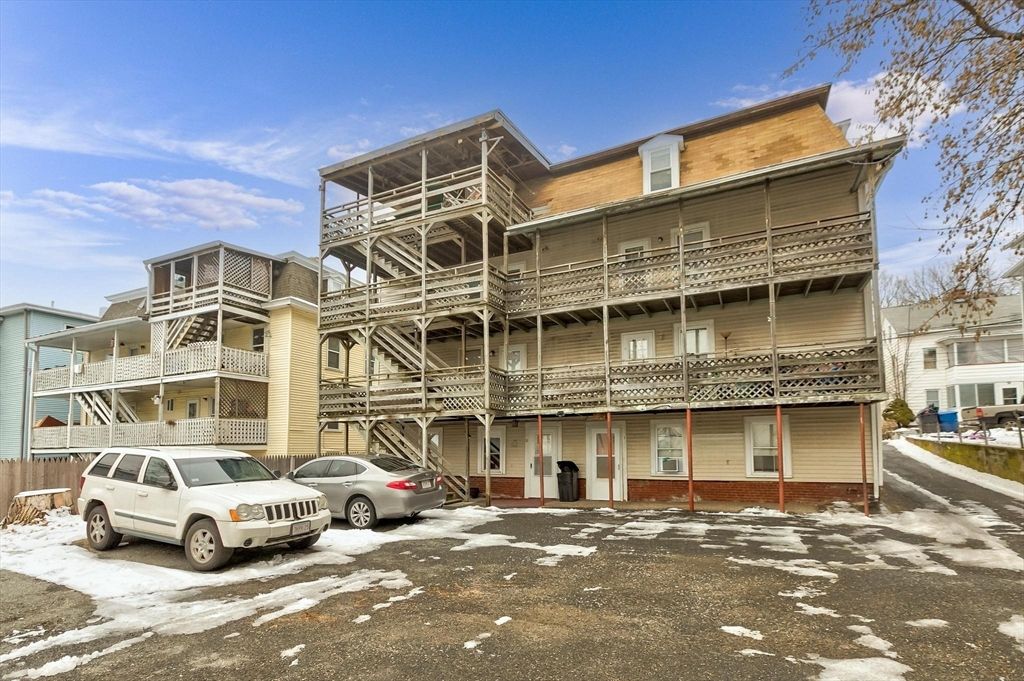Exterior, Facade, Condo Building