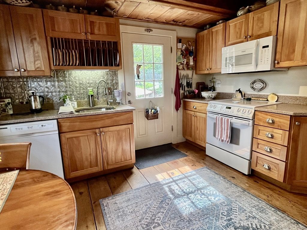 Interior, Kitchen, Wooden Ceilings, Wood Texture Flooring