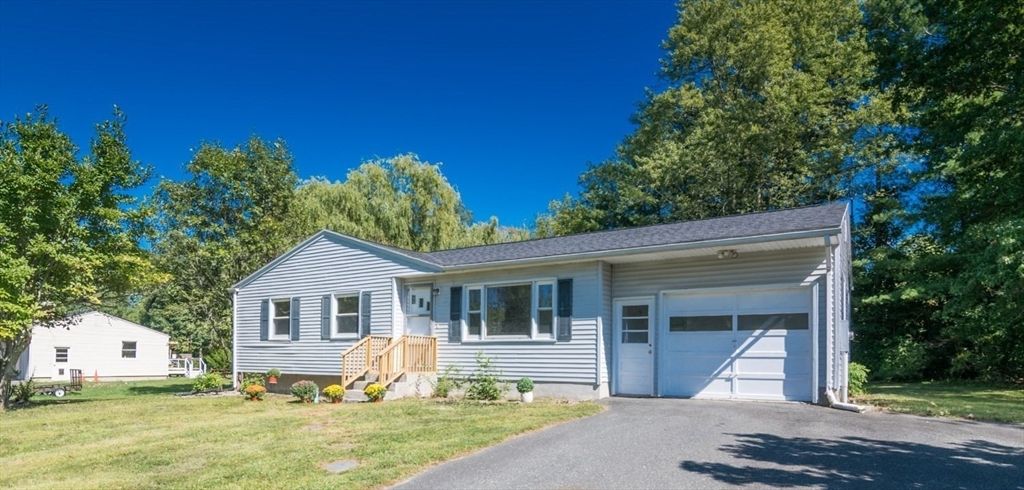 Attached, Backyard, Exterior, Facade, Ranch