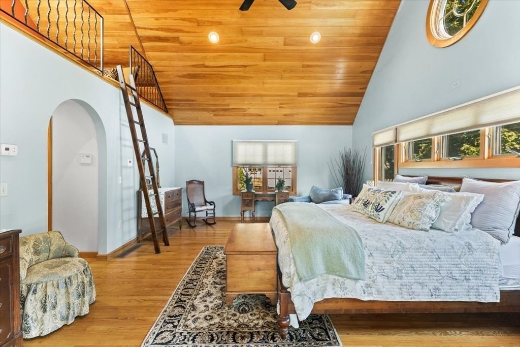 Bedroom, Interior, Recessed Lighting, Wooden Ceilings, Wood Texture Flooring