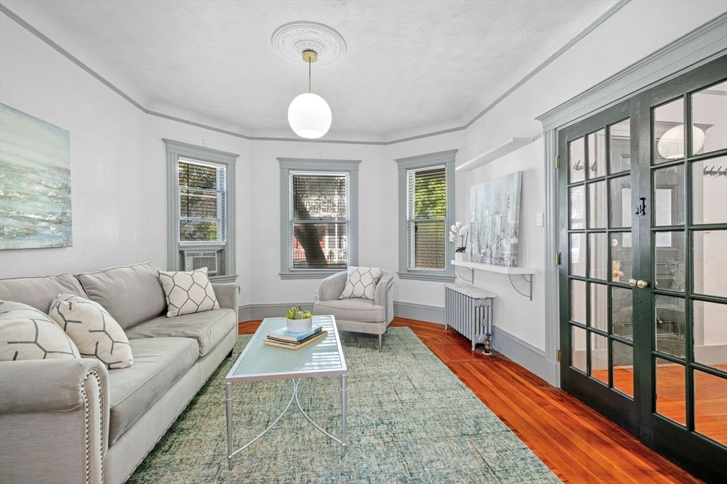 Interior, Living room, Pendant Lights, Wood Texture Flooring