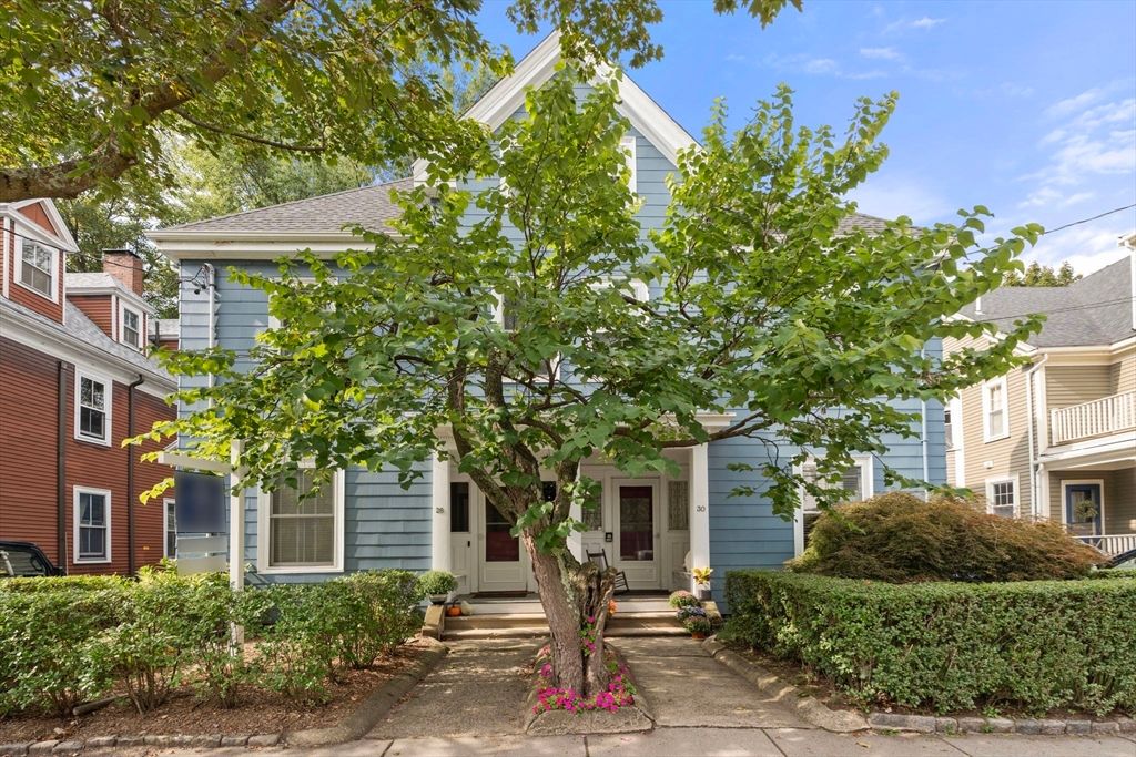 Exterior, Facade, Queen Anne Victorian