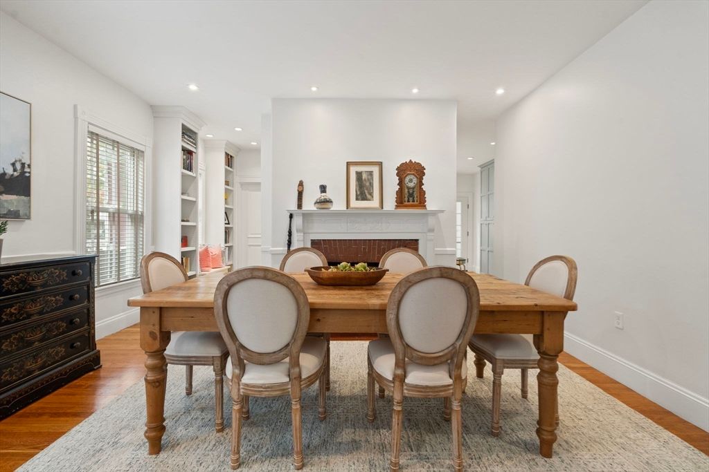 Dining room, Fireplace, Interior, Recessed Lighting, Wood Texture Flooring