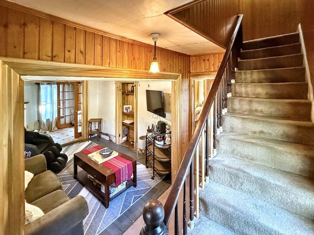 Interior, Living room, Pendant Lights, Wood Texture Flooring, Wooden Walls