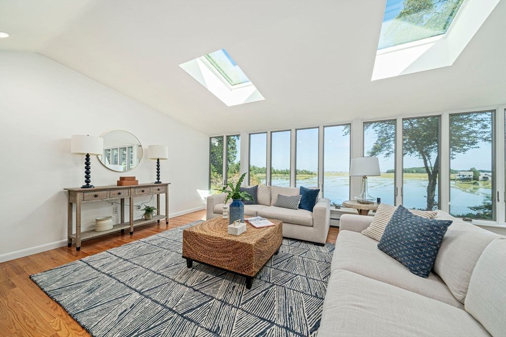 Interior, Living room, Recessed Lighting, Water, Wood Texture Flooring