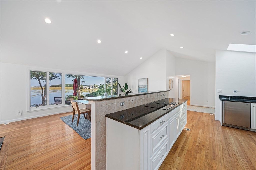 Dining room, Interior, Kitchen, Recessed Lighting, Water, Wood Texture Flooring