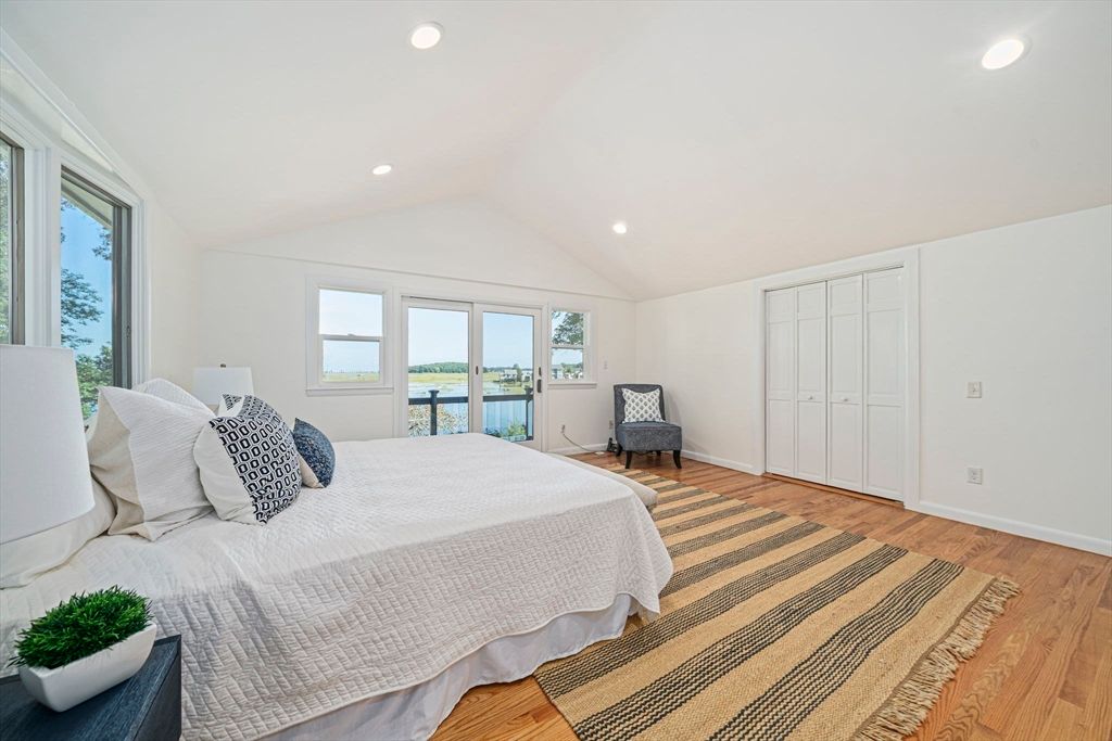 Bedroom, Interior, Recessed Lighting, Water, Wood Texture Flooring