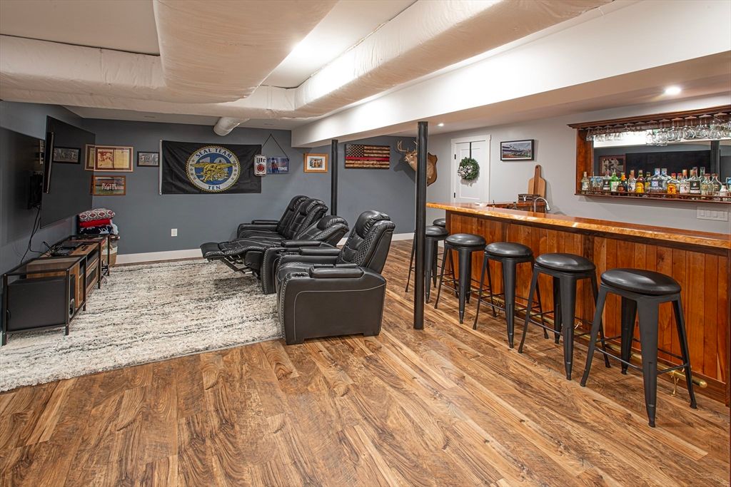 Interior, Recessed Lighting, Wood Texture Flooring