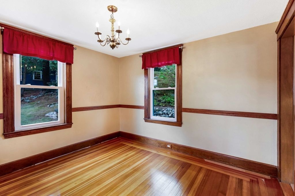 Chandelier, Empty room, Interior, Wood Texture Flooring