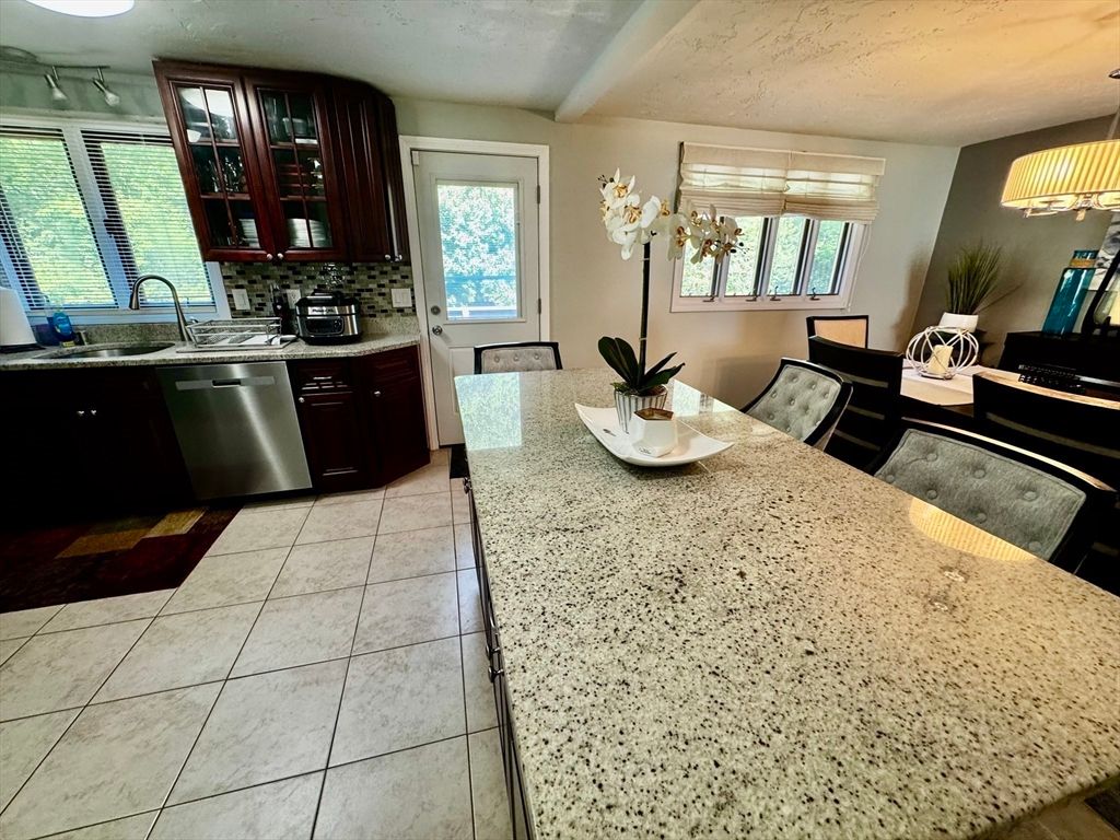 Dining room, Interior, Kitchen, Stainless Steel Appliances