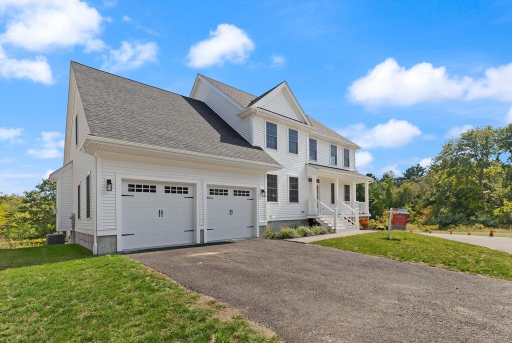 Attached, Exterior, Facade, Farmhouse