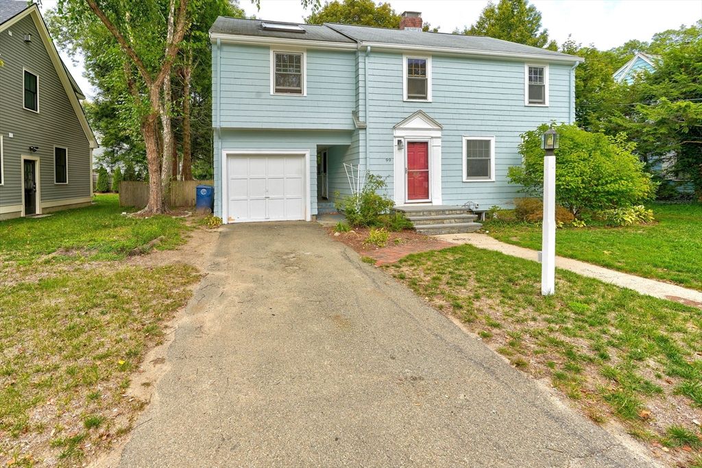 Attached, Exterior, Facade, Raised Ranch