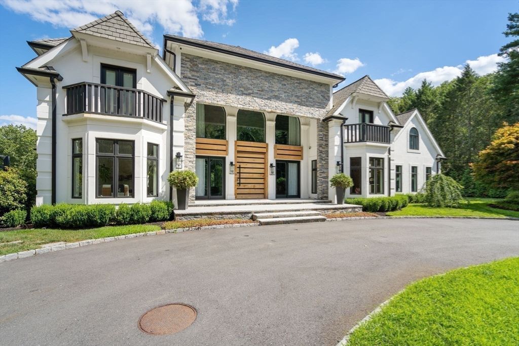 Exterior, Facade, Farmhouse