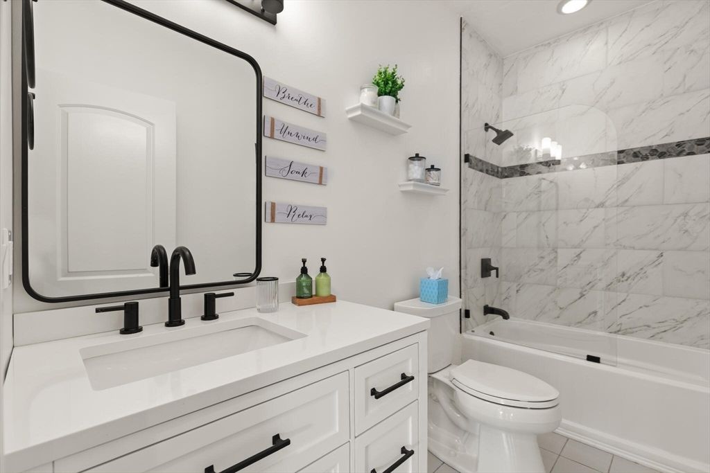 Bathroom, Interior, Marble Walls, Recessed Lighting