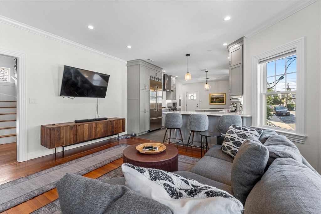 Interior, Kitchen, Living room, Pendant Lights, Recessed Lighting, Stainless Steel Appliances, Wood Texture Flooring