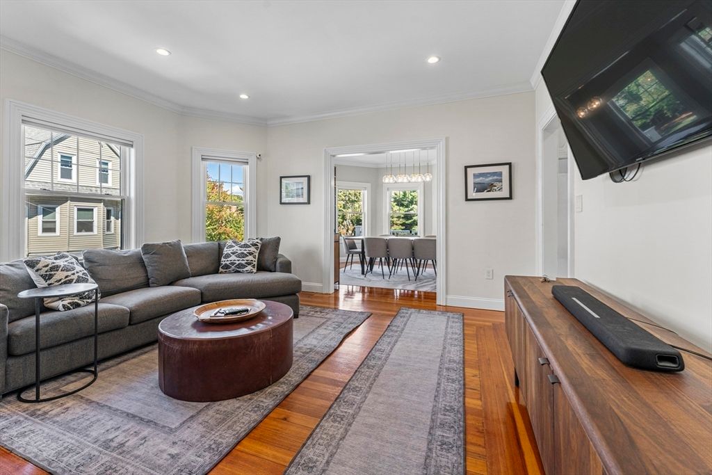 Dining room, Interior, Living room, Pendant Lights, Recessed Lighting, Wood Texture Flooring