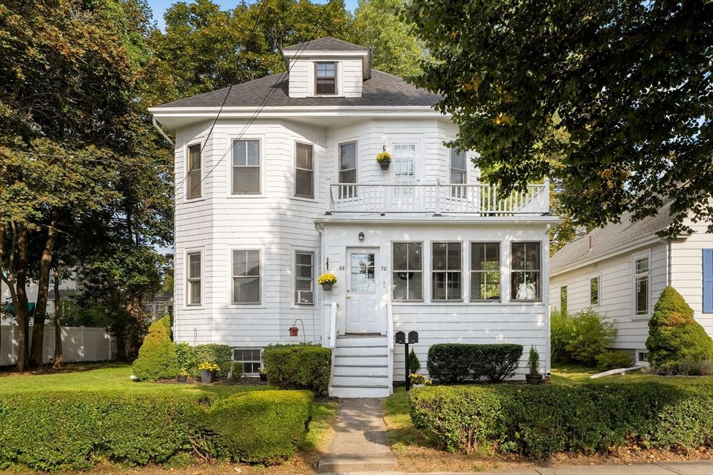 Exterior, Facade, American Foursquare