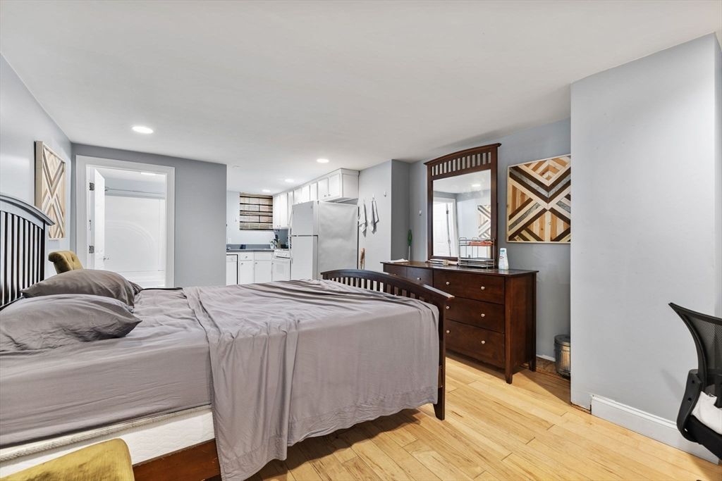 Bedroom, Interior, Kitchen, Recessed Lighting, Wood Texture Flooring