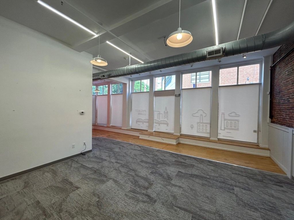 Empty room, Interior, Pendant Lights