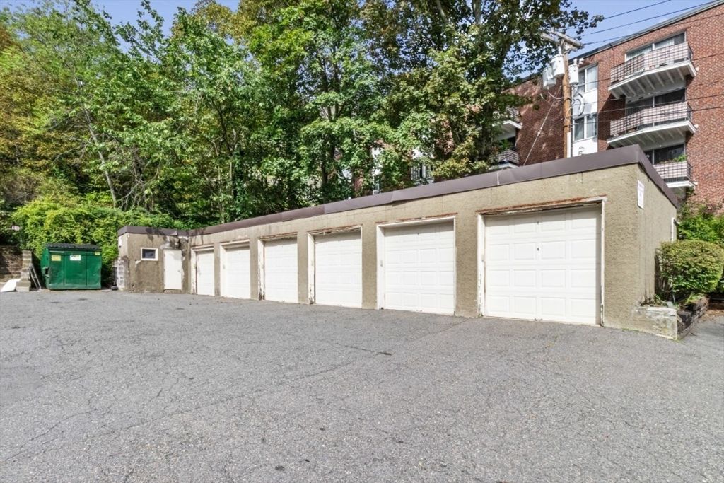 Detached Garage, Exterior