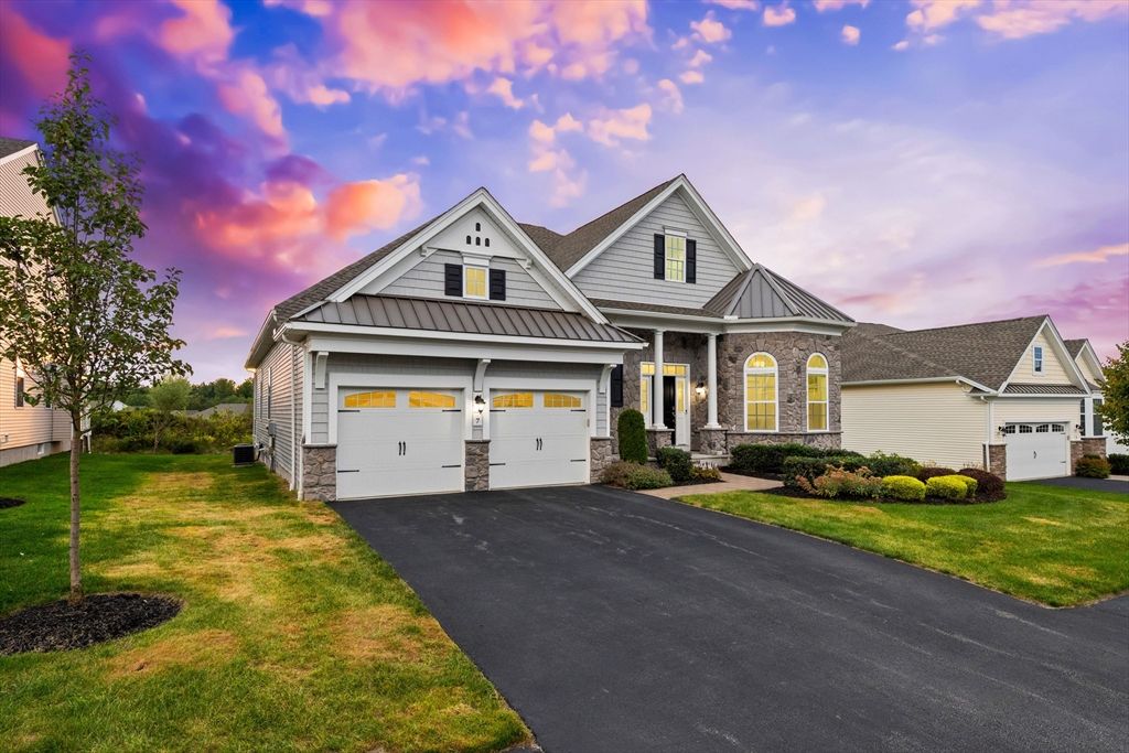 Attached, Exterior, Facade, Farmhouse